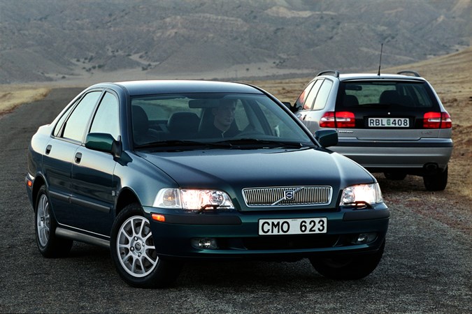 Volvo S40, Volvo V40