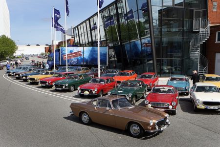 47 Volvo 1800 cars on visit to Sweden