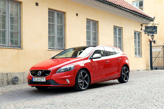 Volvo v40 2016