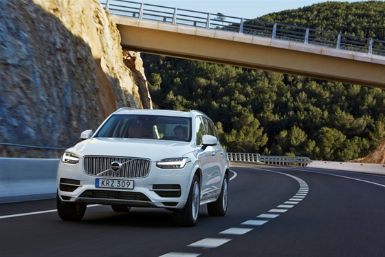  Volvo XC90 T8 Twin Engine petrol plug-in hybrid