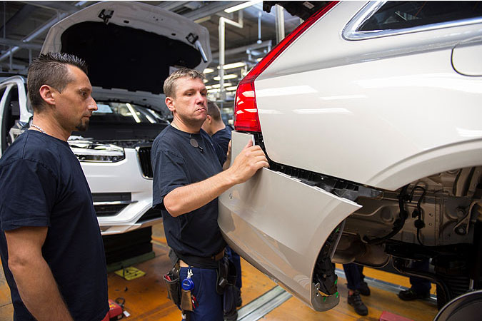 193261_Start_of_production_of_new_Volvo_V90_premium_estate
